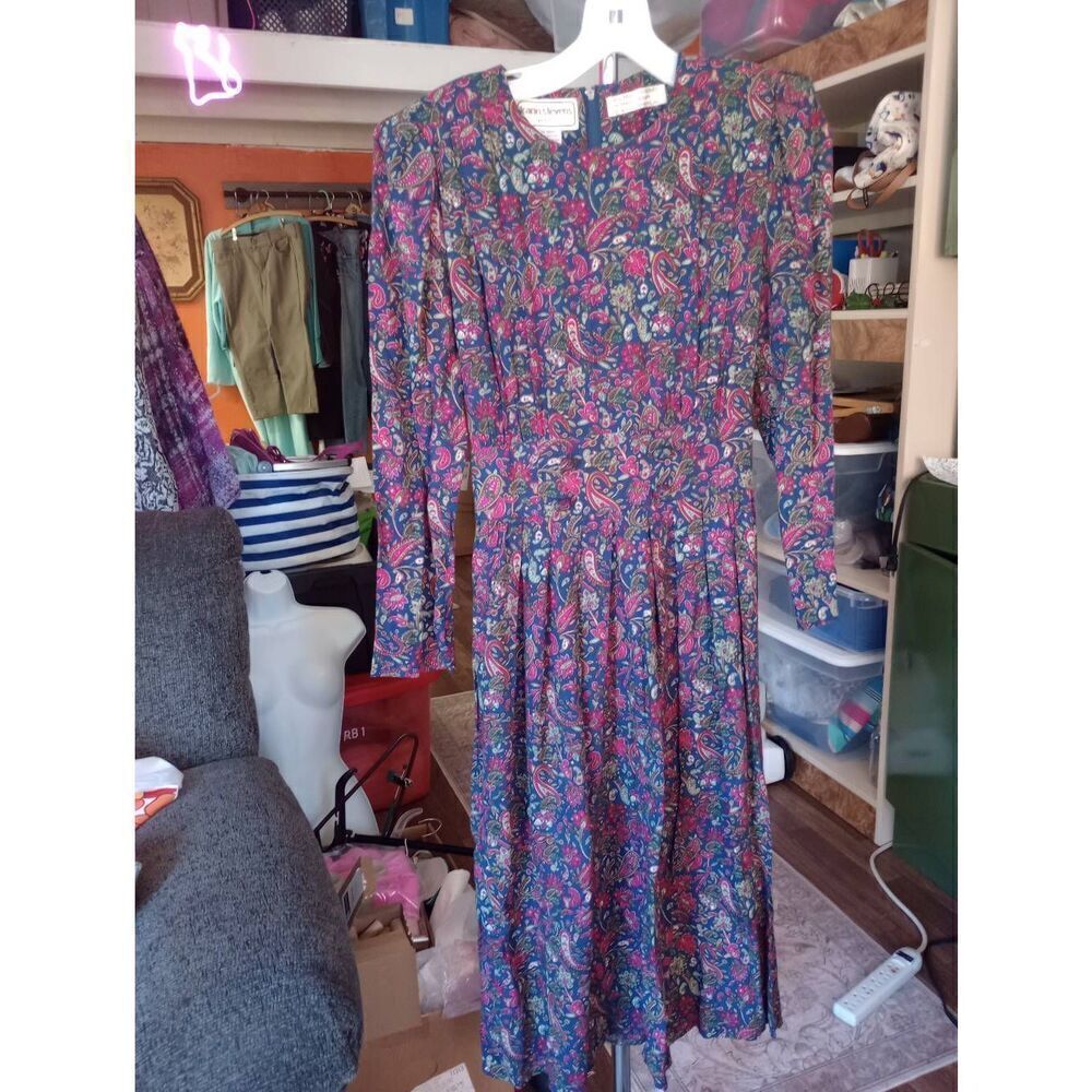 Vintage' 80s Karin Stevens petites Paisley long dress, granny core, cottage core - Picture 3 of 10